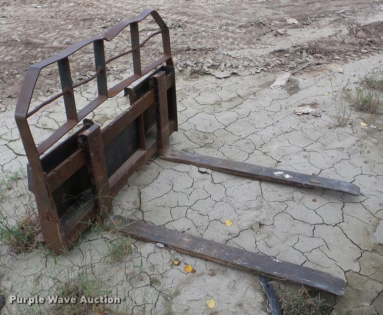 image for item DA2875 2011 New Holland C227 skid steer