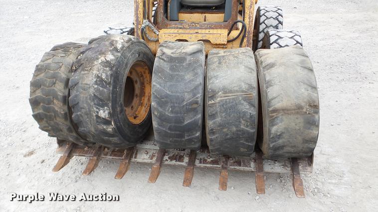 image for item DA2878 1999 Case 75XT skid steer