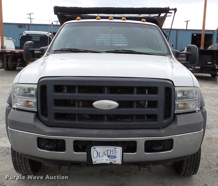 image for item DA2884 2005 Ford F450 Super Duty dump truck