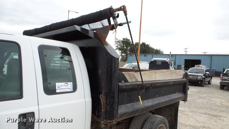 image for item DA2884 2005 Ford F450 Super Duty dump truck