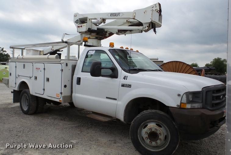 image for item DA2889 2002 Ford F550 Super Duty bucket truck