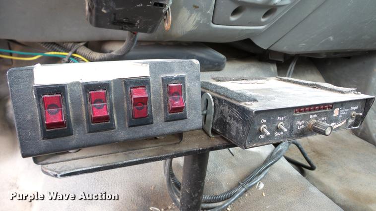 image for item DA2889 2002 Ford F550 Super Duty bucket truck