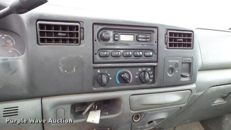 image for item DA2889 2002 Ford F550 Super Duty bucket truck