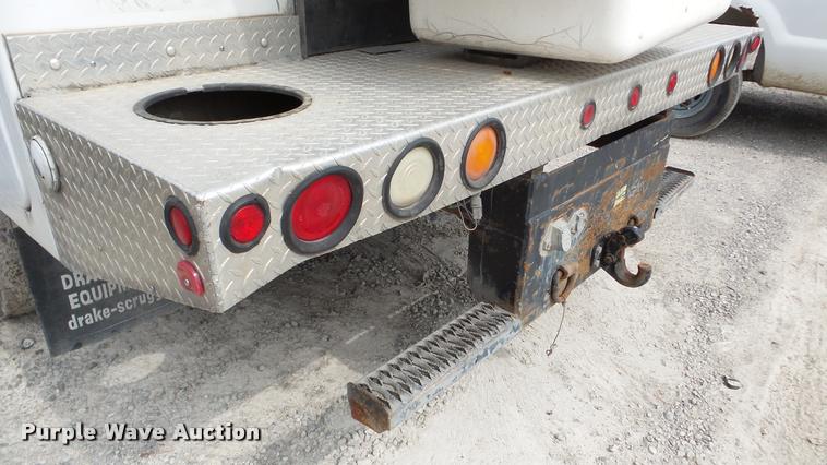 image for item DA2889 2002 Ford F550 Super Duty bucket truck