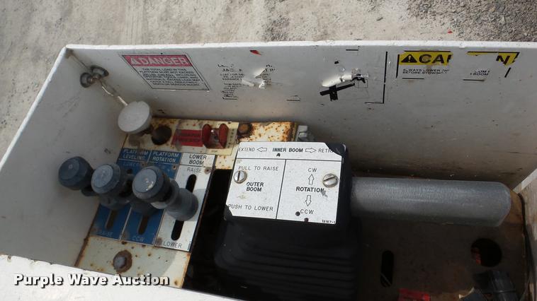 image for item DA2889 2002 Ford F550 Super Duty bucket truck