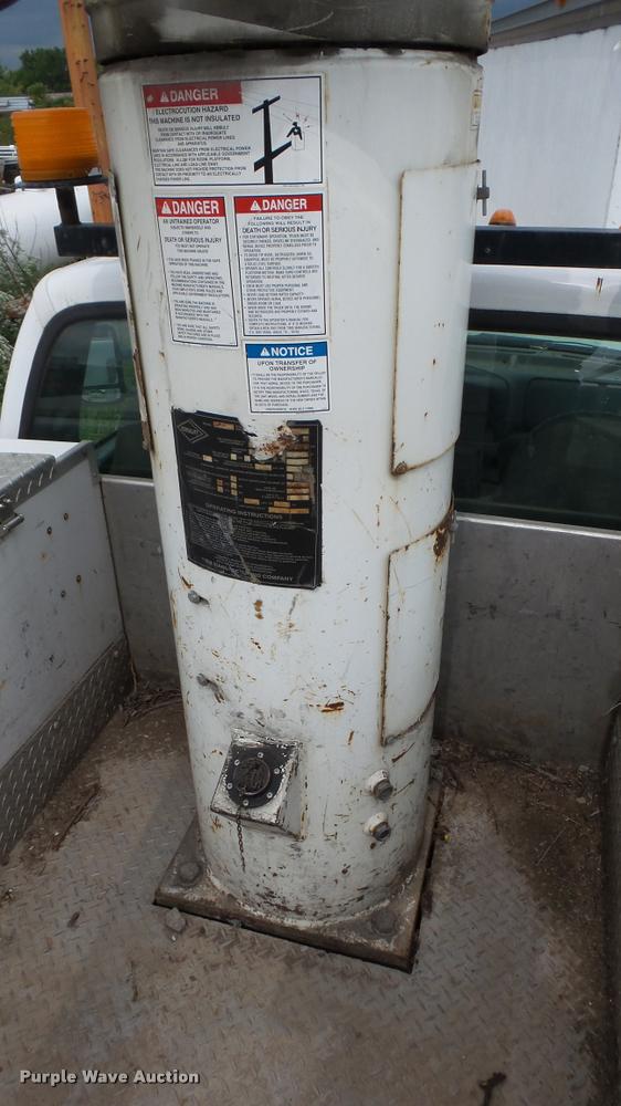 image for item DA2889 2002 Ford F550 Super Duty bucket truck