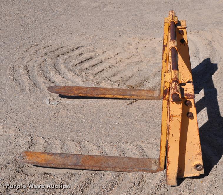 image for item G7480 1985 Case 1845B skid steer