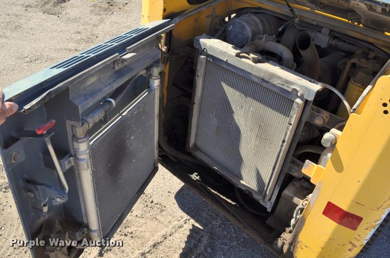 image for item G7488 2005 Gehl CTL60 skid steer