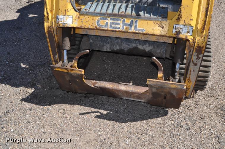 image for item G7488 2005 Gehl CTL60 skid steer