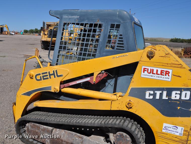 image for item G7488 2005 Gehl CTL60 skid steer
