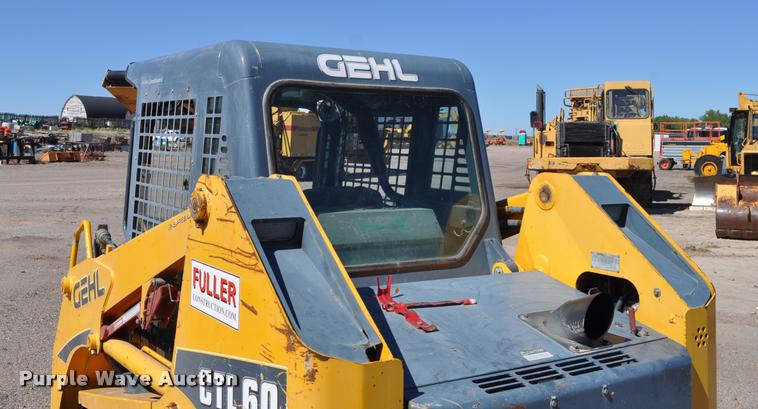 image for item G7488 2005 Gehl CTL60 skid steer