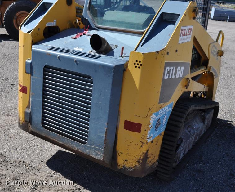 image for item G7488 2005 Gehl CTL60 skid steer