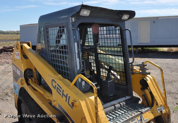 image for item G7488 2005 Gehl CTL60 skid steer