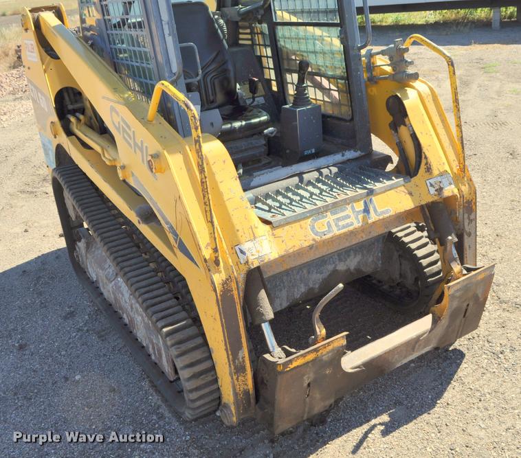 image for item G7488 2005 Gehl CTL60 skid steer