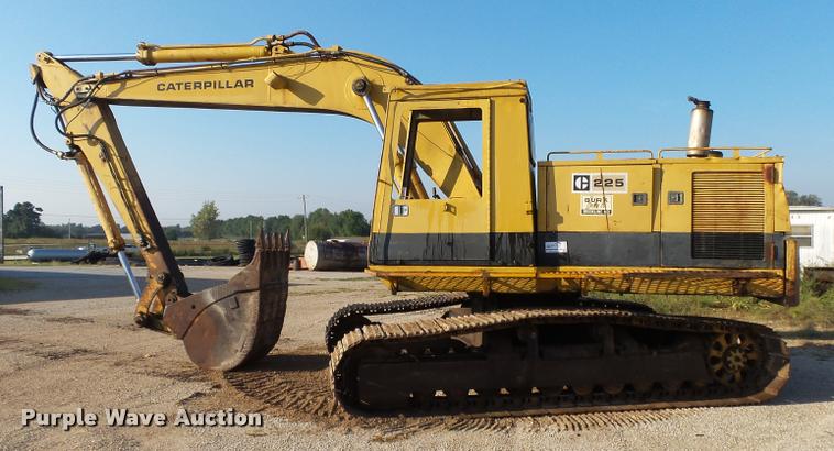 image for item K1132 1984 Caterpillar 225 excavator