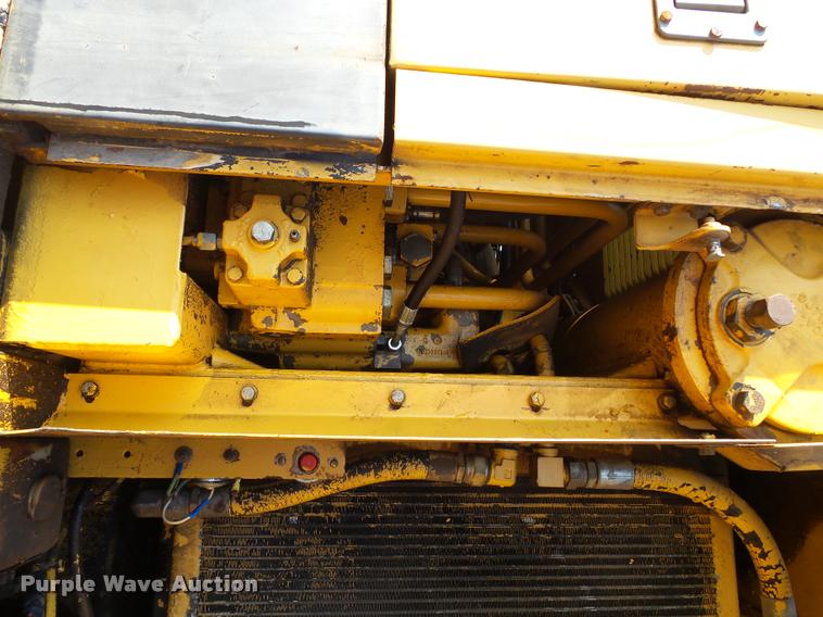 image for item K1132 1984 Caterpillar 225 excavator