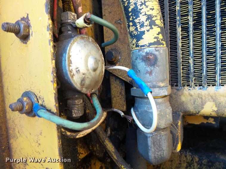 image for item K1132 1984 Caterpillar 225 excavator