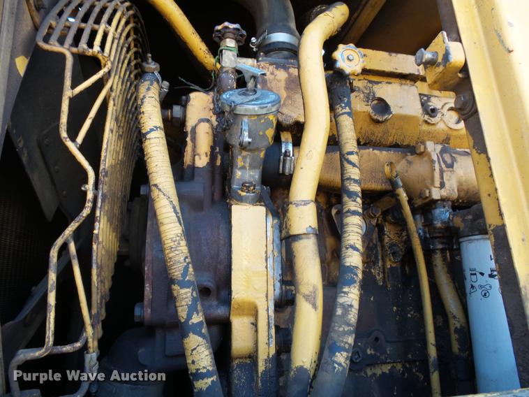 image for item K1132 1984 Caterpillar 225 excavator