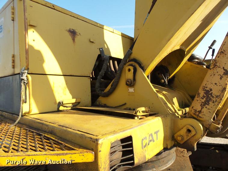 image for item K1132 1984 Caterpillar 225 excavator