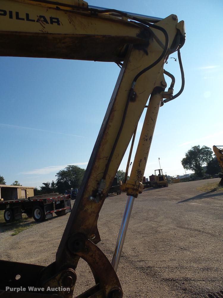 image for item K1132 1984 Caterpillar 225 excavator