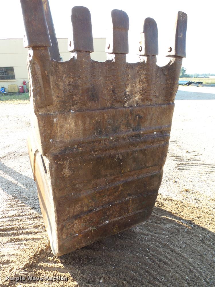 image for item K1132 1984 Caterpillar 225 excavator