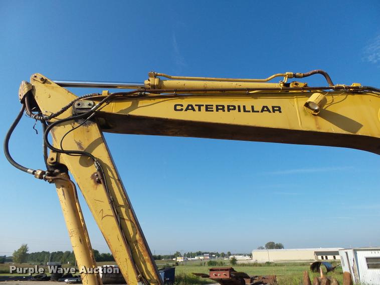 image for item K1132 1984 Caterpillar 225 excavator