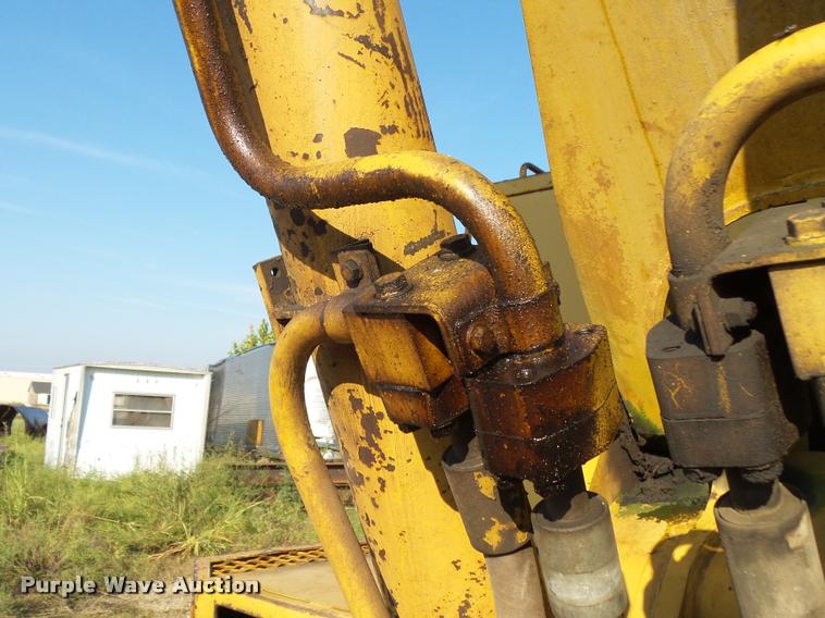 image for item K1132 1984 Caterpillar 225 excavator