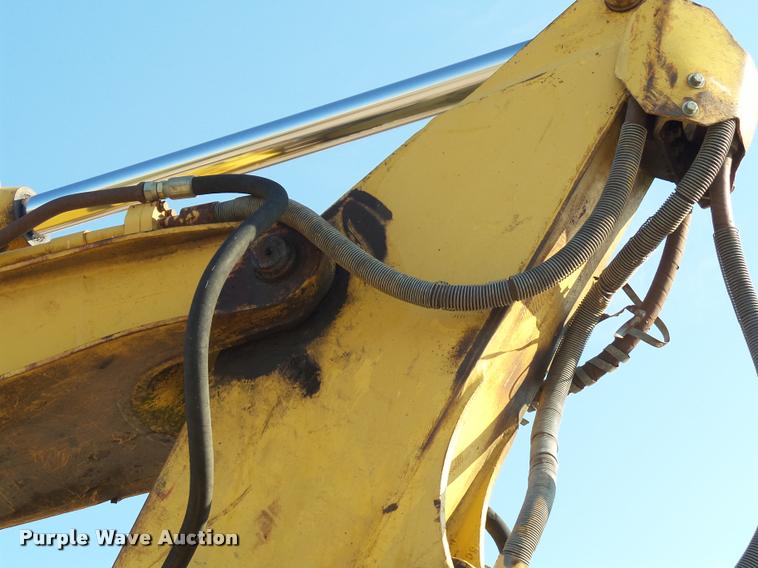 image for item K1132 1984 Caterpillar 225 excavator