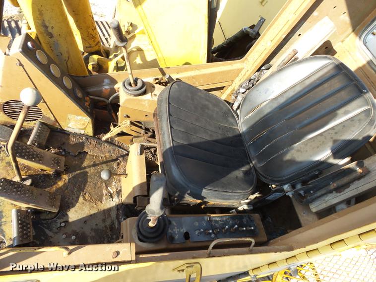image for item K1132 1984 Caterpillar 225 excavator