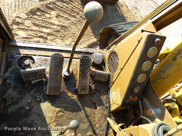 image for item K1132 1984 Caterpillar 225 excavator