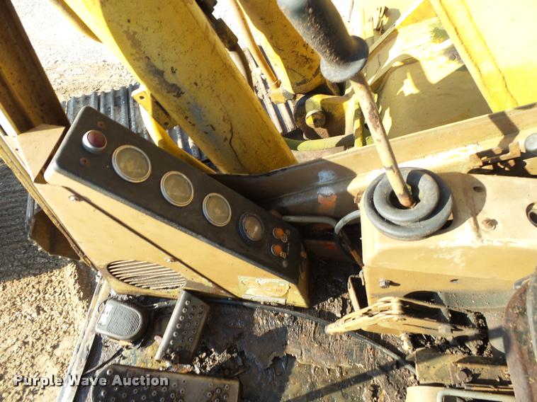 image for item K1132 1984 Caterpillar 225 excavator