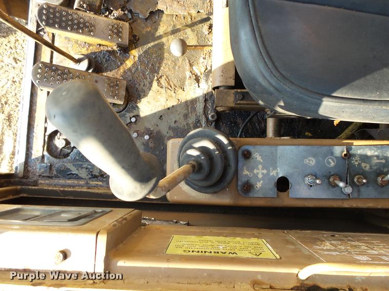 image for item K1132 1984 Caterpillar 225 excavator
