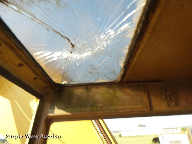 image for item K1132 1984 Caterpillar 225 excavator