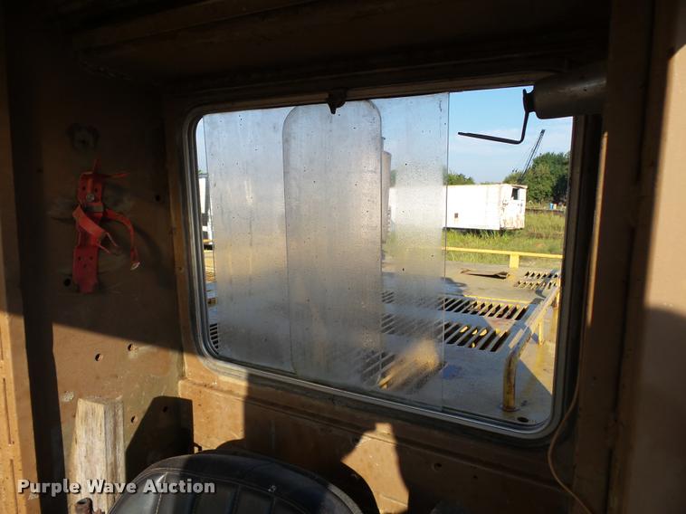 image for item K1132 1984 Caterpillar 225 excavator