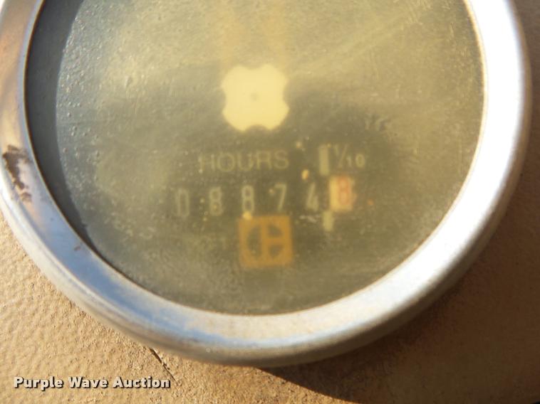 image for item K1132 1984 Caterpillar 225 excavator