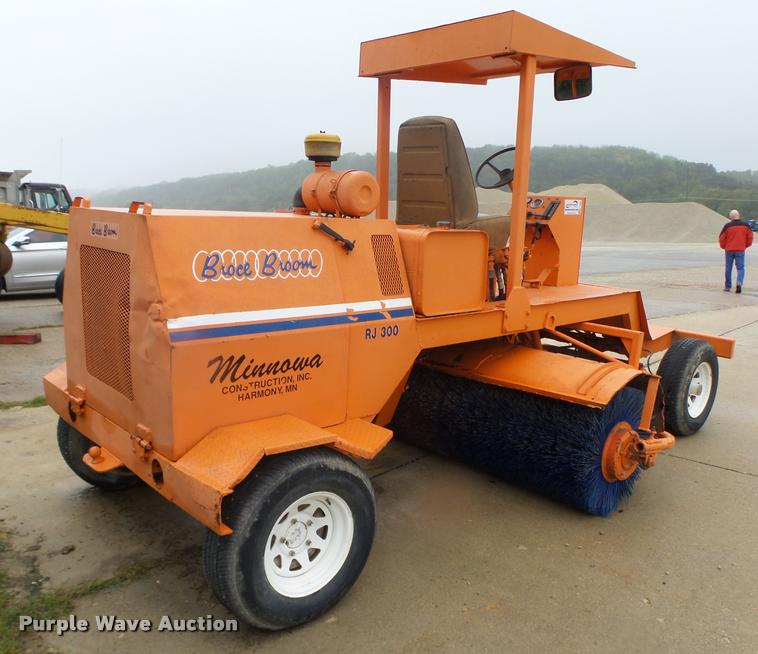 image for item K1486 Broce RJ300 broom