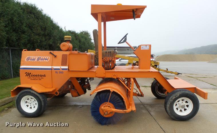 image for item K1486 Broce RJ300 broom