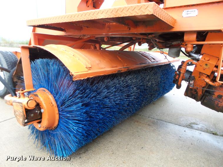 image for item K1486 Broce RJ300 broom