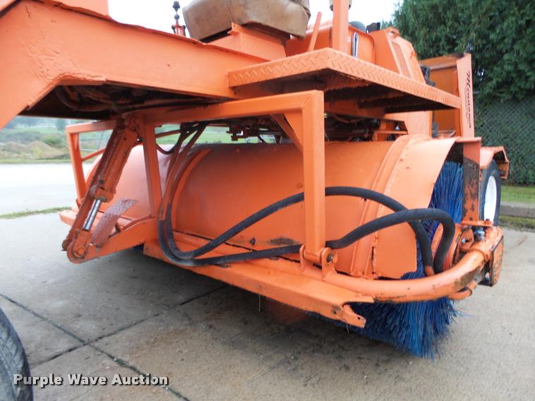 image for item K1486 Broce RJ300 broom