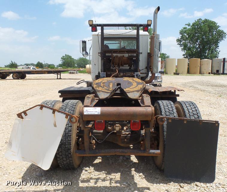 image for item K3172 1990 Mack CH613 semi truck