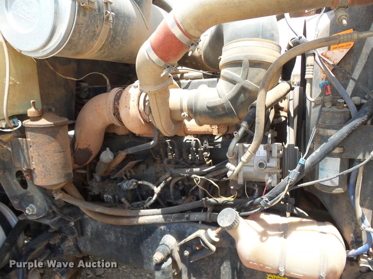 image for item K3172 1990 Mack CH613 semi truck