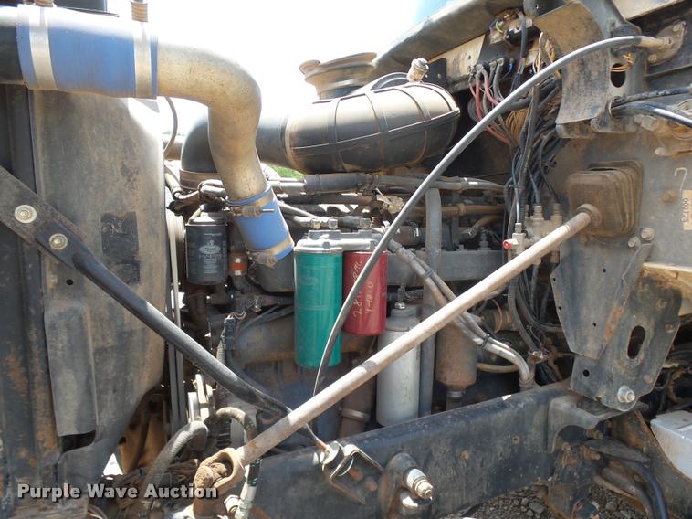 image for item K3172 1990 Mack CH613 semi truck