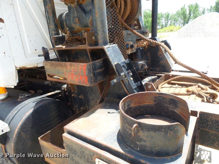 image for item K3172 1990 Mack CH613 semi truck