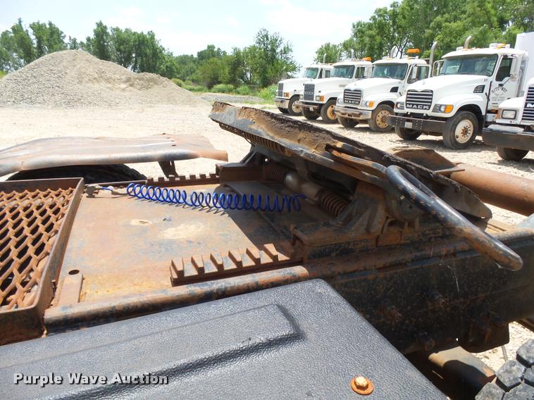 image for item K3172 1990 Mack CH613 semi truck