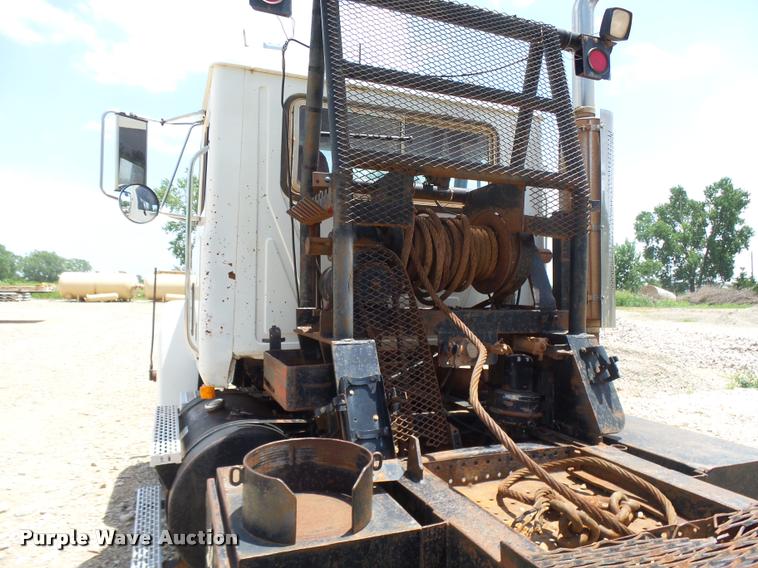 image for item K3172 1990 Mack CH613 semi truck