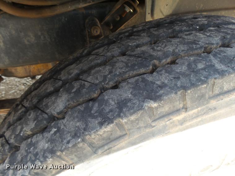 image for item K3172 1990 Mack CH613 semi truck