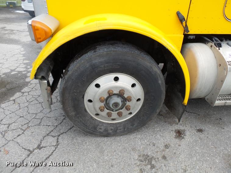 image for item K3472 1989 Peterbilt 379 dump truck