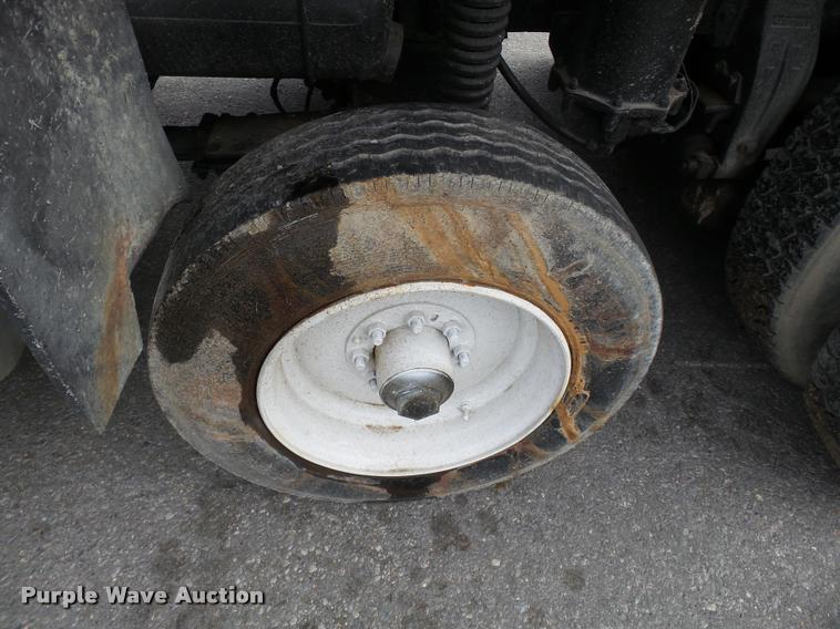 image for item K3472 1989 Peterbilt 379 dump truck