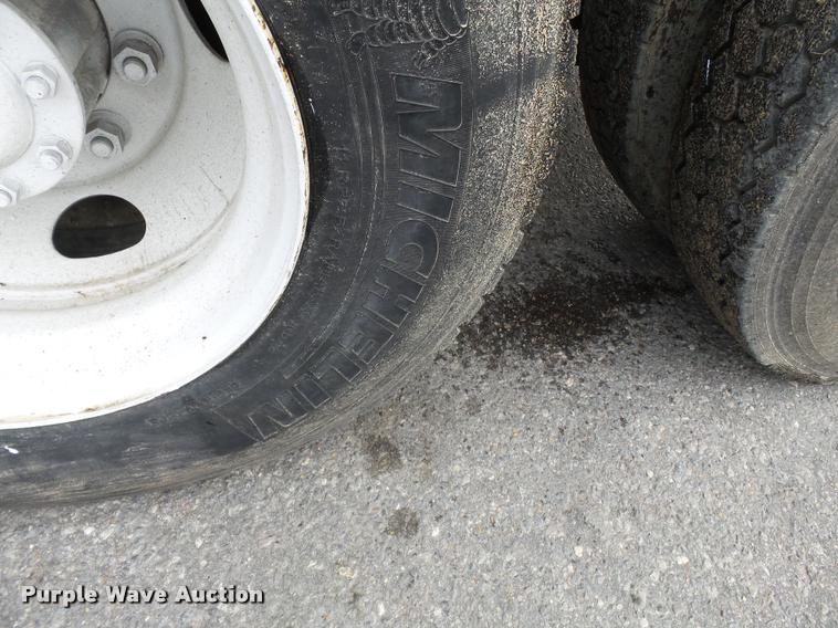 image for item K3472 1989 Peterbilt 379 dump truck