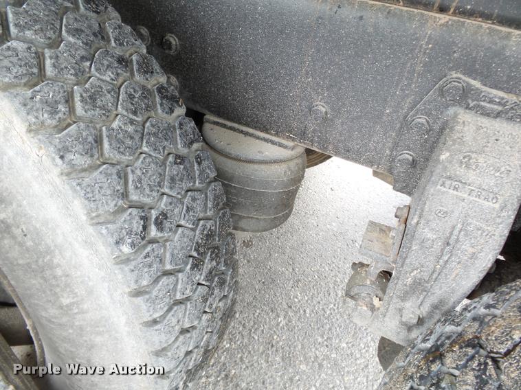 image for item K3472 1989 Peterbilt 379 dump truck